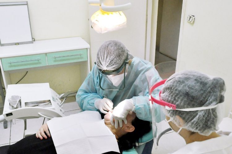 Da prevenção ao tratamento de problemas  bucais, rede municipal oferece serviços gratuitos