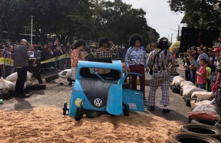 A 1ª Corrida Maluca de Alto Paraná teve diversão e arrecadação de alimentos