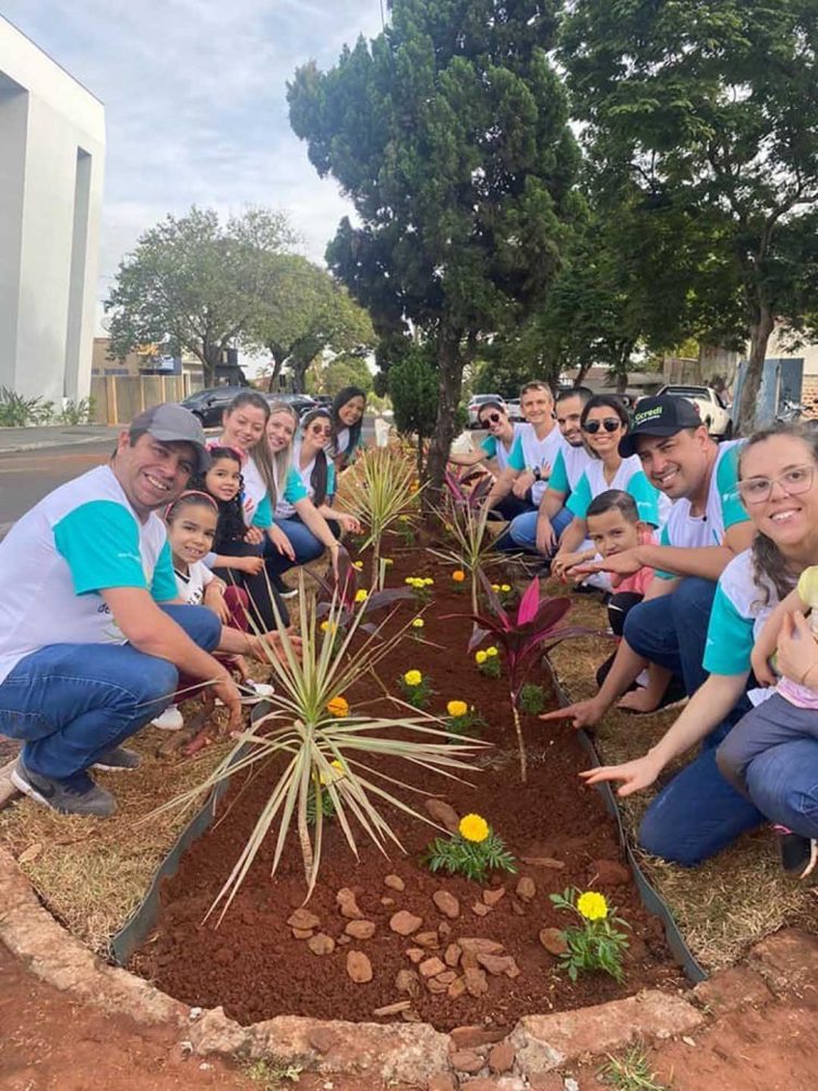 Município incentiva participação das  empresas no Programa “Adote uma Praça”