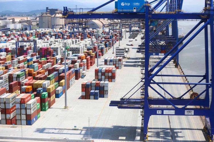 Paraná fecha primeiro semestre com alta de 15% nas exportações