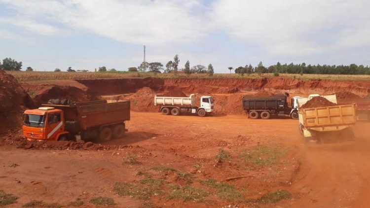Município realiza revitalização da  estrada do Assentamento Monte Azul