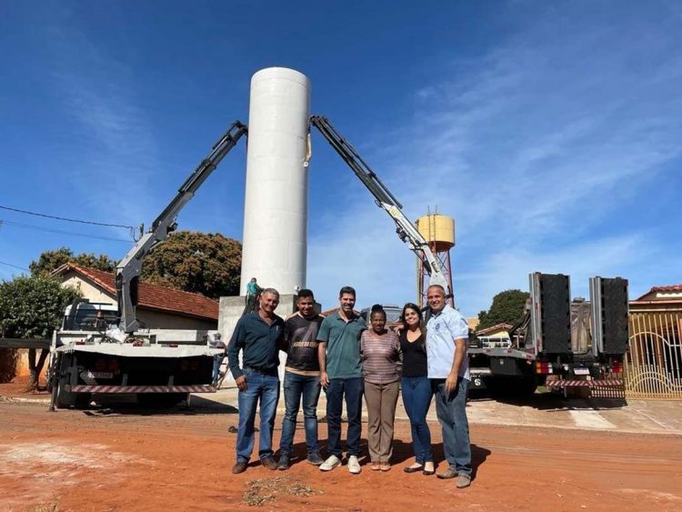 Prefeitura instala reservatório de água no Distrito de Adhemar de Barros
