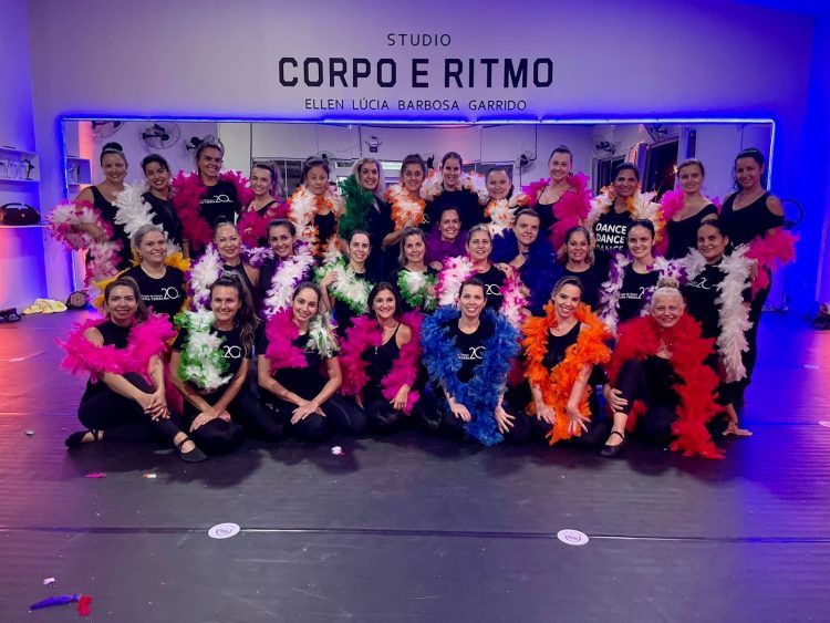 Grupo de dança de Paranavaí embarca hoje para Festival em Joinville 