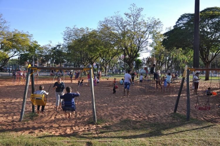 A criatividade acabou, as férias não. O que fazer com as crianças em casa?