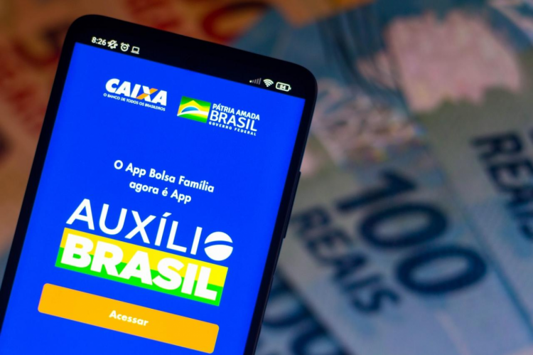 Governo prevê Auxílio Brasil de R$ 600 e vale-gás em agosto