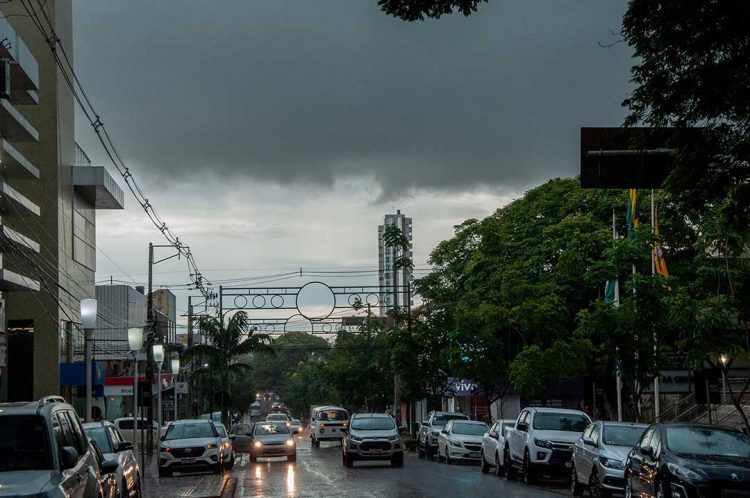 Final de semana terá máximas de 30°C e 19°C; há previsão de chuva no domingo
