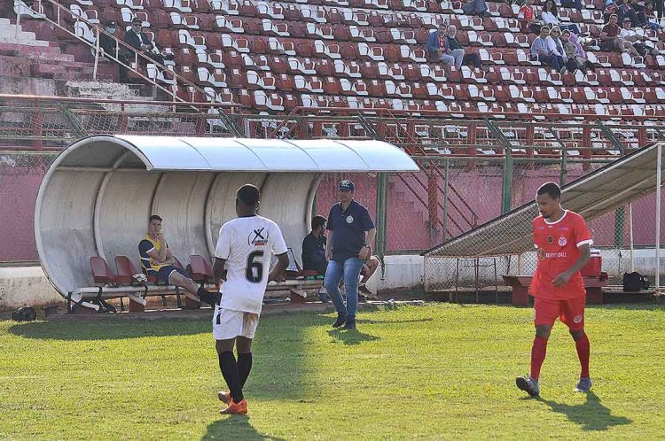 Treinador do ACP, Rúbio Alencar fala sobre estreia do time no Paranaense