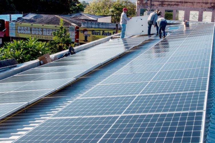 Presidente da Sinergi pede atualização de tributos sobre energias renováveis e destaca potencial da região