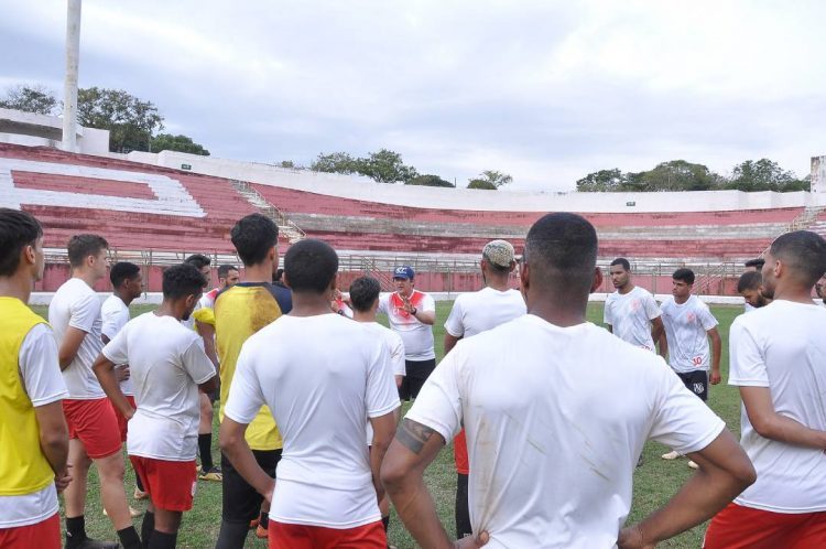 Rúbio Alencar fala sobre a semana de treinamentos com elenco principal