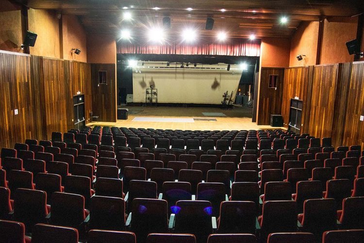 Autorizada a licitação para a reforma do Teatro Municipal de Paranavaí