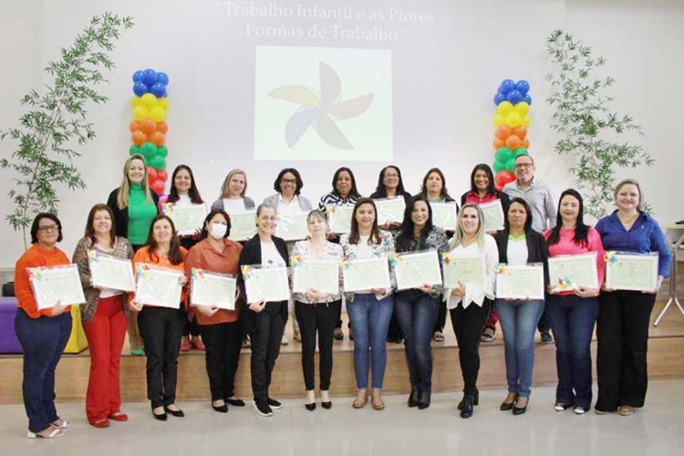 Educação entrega premiação local do 1º Concurso Cultural e Recreativo MPT na Escola