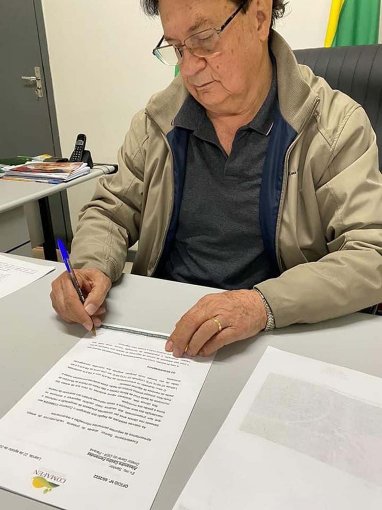 Prefeito assina documento pedindo readequação do trevo de acesso a São Pedro do Paraná