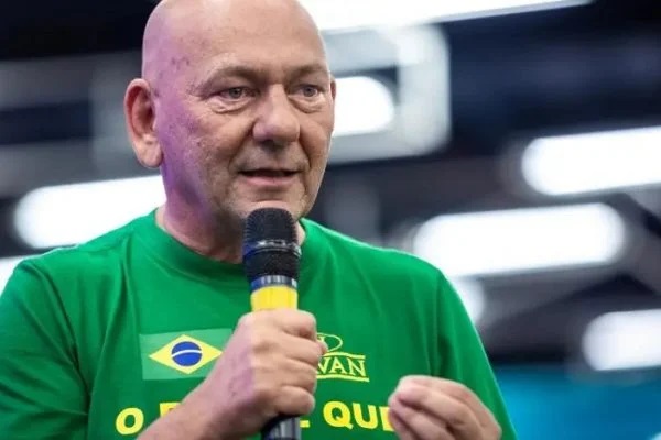 Hang é condenado por danos morais e deve pagar R$ 8 mil a Julio Lancellotti