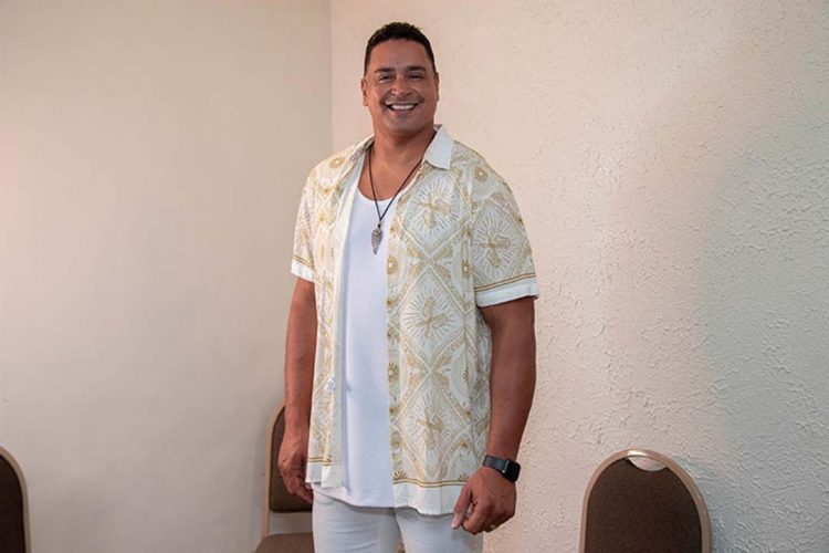 Ônibus do Harmonia é assaltado e Xanddy pede que bandidos devolvam itens