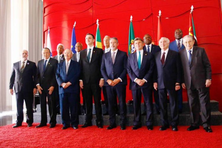 Presidentes da Câmara e do Senado  defendem fortalecimento da democracia