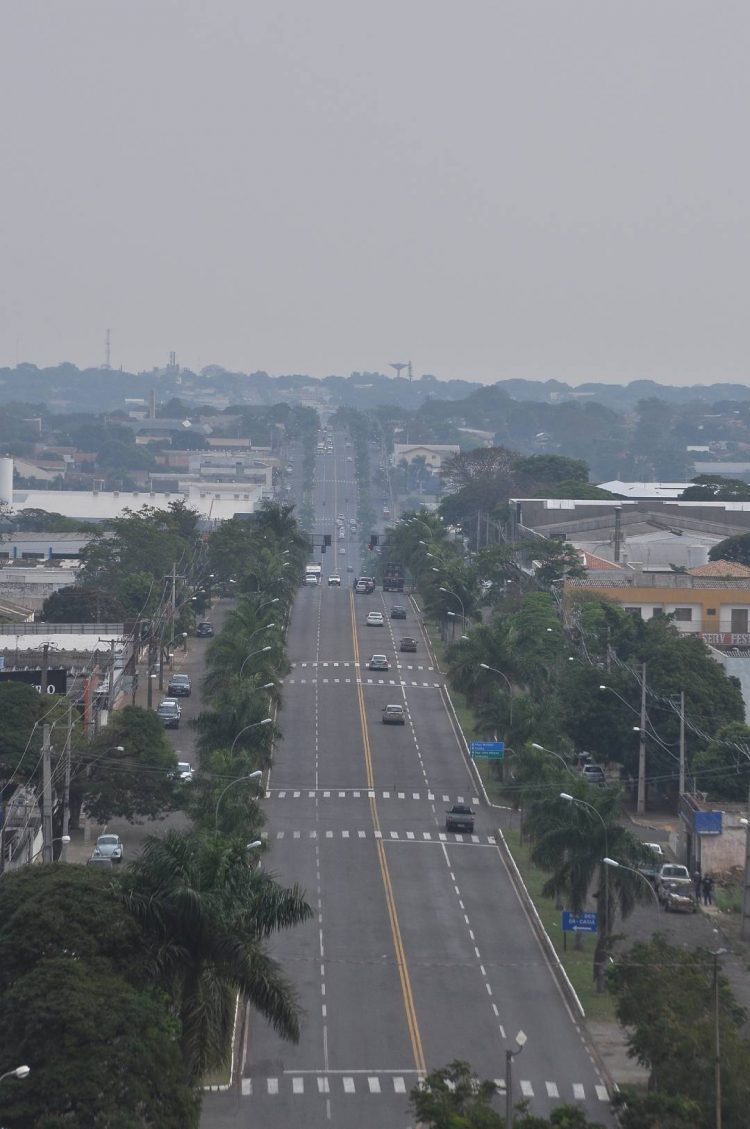 Incêndios florestais na Amazônia trazem fumaça e fuligem para o sul do Brasil