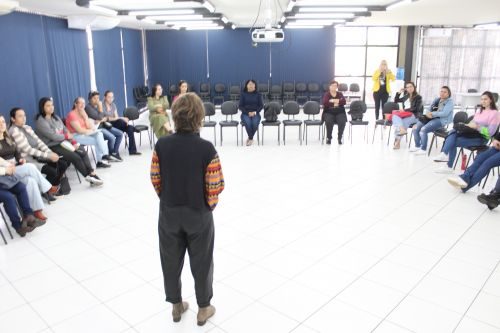 Professores de 2º ano participam de formação sobre Alfabetização com textos