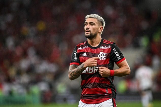 Flamengo confirma favoritismo, bate São Paulo e vai à final da Copa do Brasil