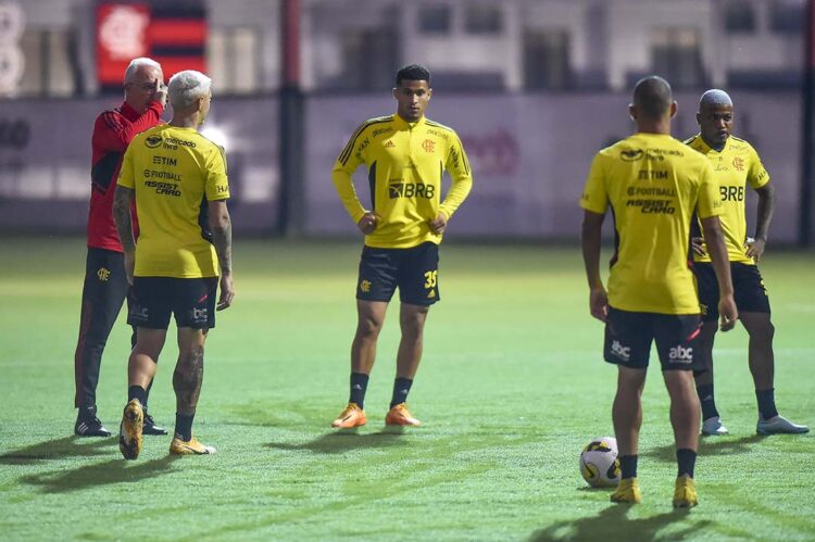 Dorival projeta duelo com o Santos e revela desejo de jogadores para final da Libertadores