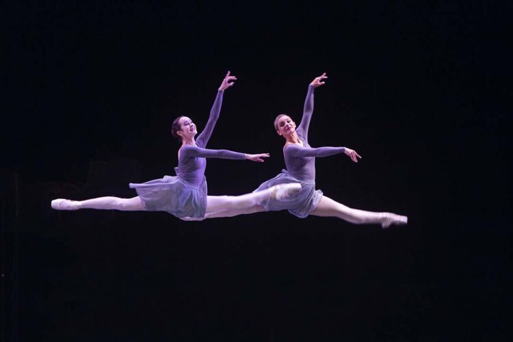 Teatro Guaíra abre processo seletivo  para ingresso na escola de dança