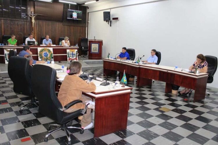 Aprovado projeto que regulamenta serviços de mototáxi, motofrete e motoboy