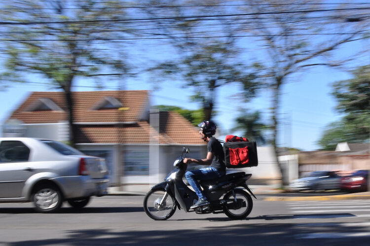 Regulamentação dos serviços de mototáxi,  motofrete e motoboy preocupa trabalhadores