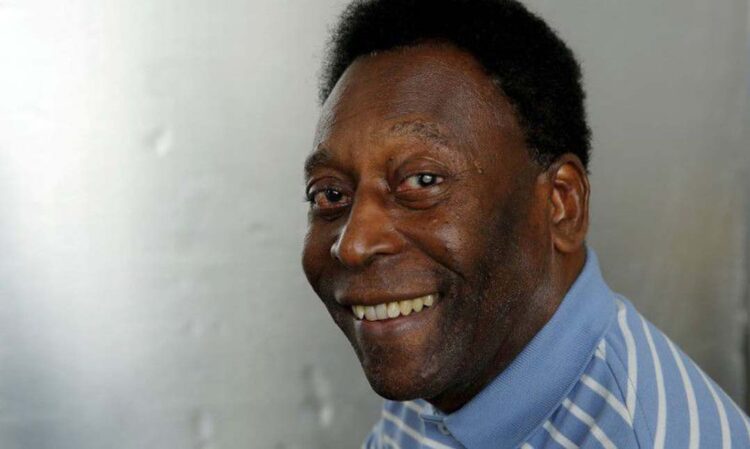 Pelé chega aos 82 anos recebendo homenagens