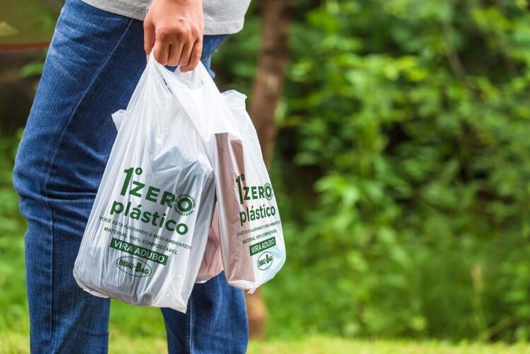 Mais estados brasileiros aderem a proibição de sacolas plásticas em comércios
