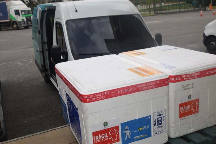 Estado distribui primeiro lote de vacinas para crianças de seis meses a dois anos