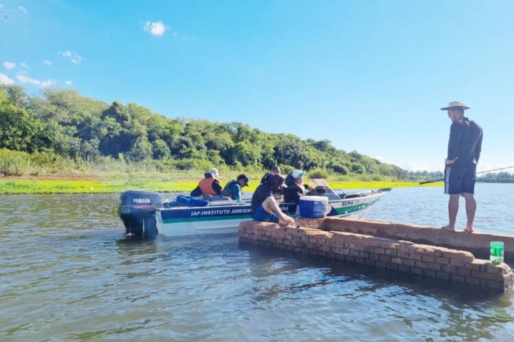 Município orienta população e turistas a respeito do início da piracema