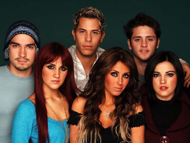 RBD está de volta? Anahí reúne grupo em sua casa e web celebra