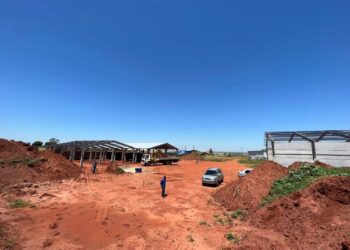 Município inicia construção de três  barracões industriais com recursos próprios