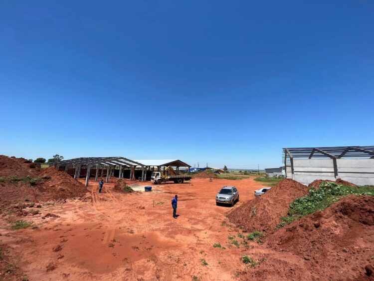 Município inicia construção de três  barracões industriais com recursos próprios