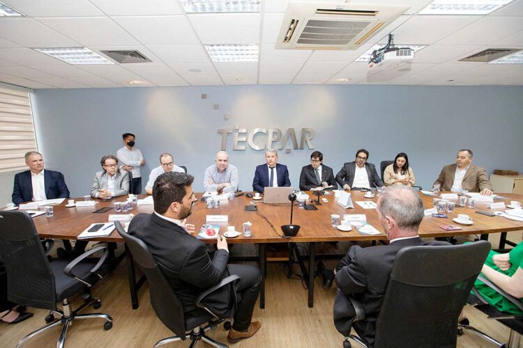 Tecpar firma acordo com instituto regulador  do Uruguai para projetos na área da saúde