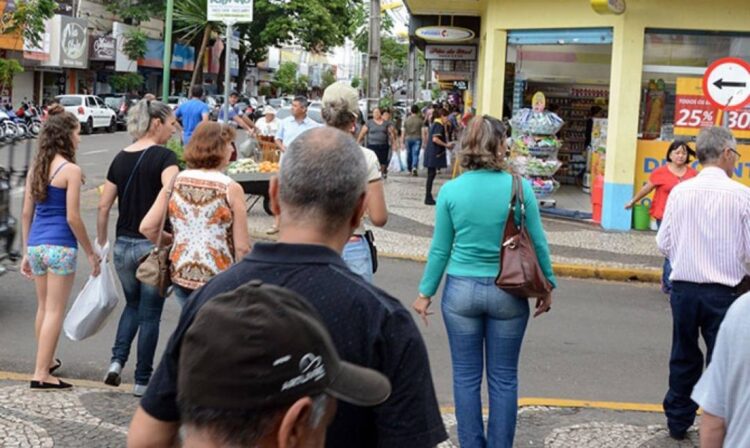 Confira como fica o calendário comercial  de Paranavaí para os próximos dias