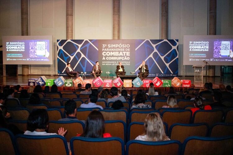 Mais de 500 pessoas participam da abertura do 3º Simpósio Paranaense contra a Corrupção