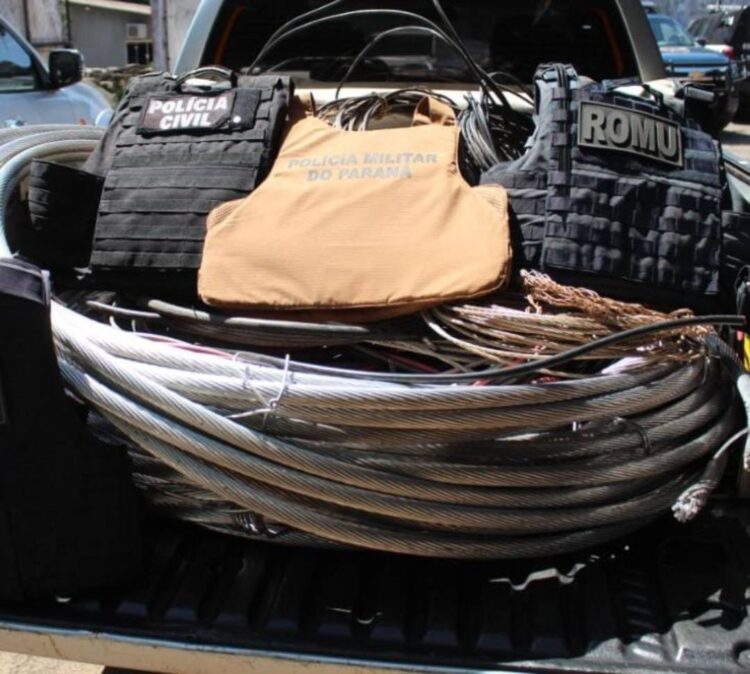 Operação policial apreende cabos elétricos e prende suspeitos