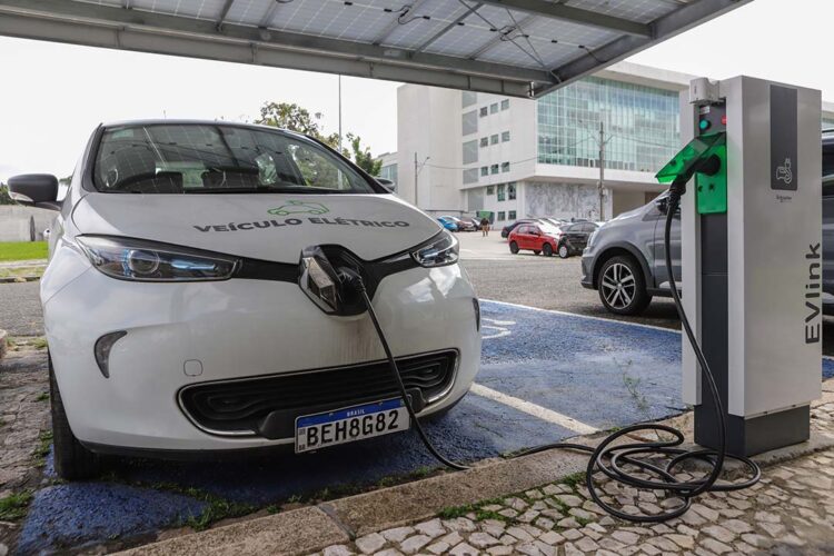 Governo envia à Assembleia proposta de prorrogação da isenção de IPVA para carros elétricos