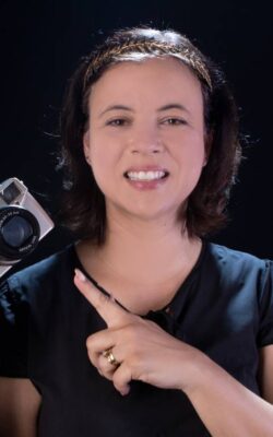 Viviane Frutuozo, "viviretratofeminino", vem realizando um belo trabalho como fotógrafa de ensaios femininos, sensuais, profissionais e retratos contemporâneos.