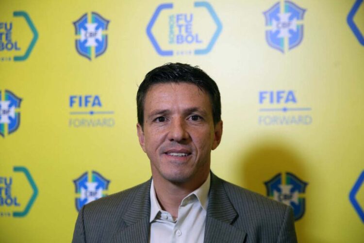 CBF decide demitir Juninho Paulista e  procura novo diretor para a seleção
