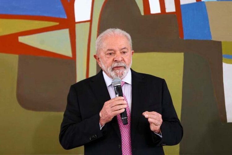 Lula minimiza calote no Fies e diz que país só tem tolerância com dívida de ricos