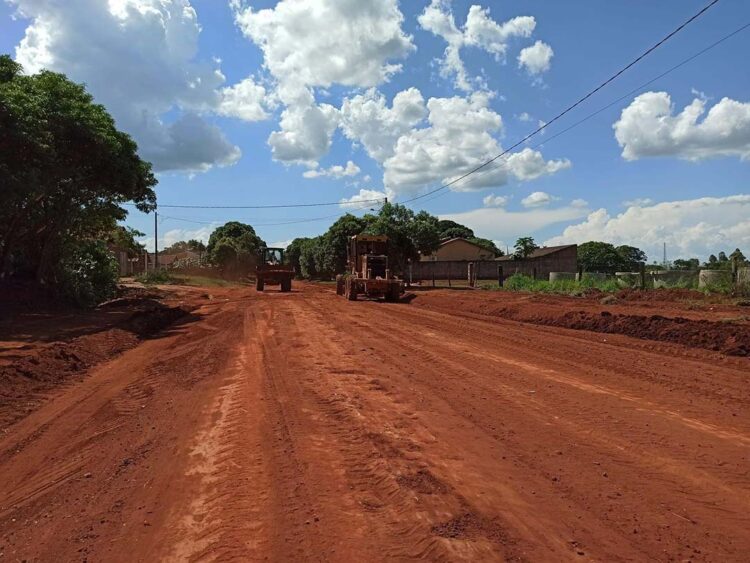 Moradores da Rua Minas Gerais comemoram obras de pavimentação