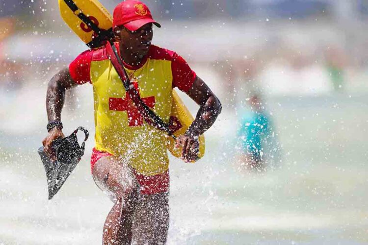 Corpo de Bombeiros faz mais de 700 salvamentos no litoral