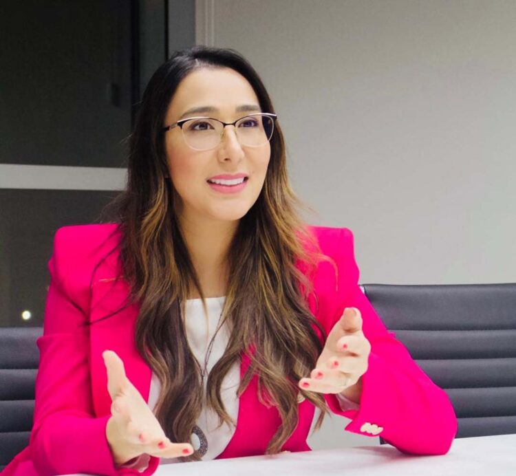 Brasileiros aumentam busca por cursos de vendas; especialista comenta