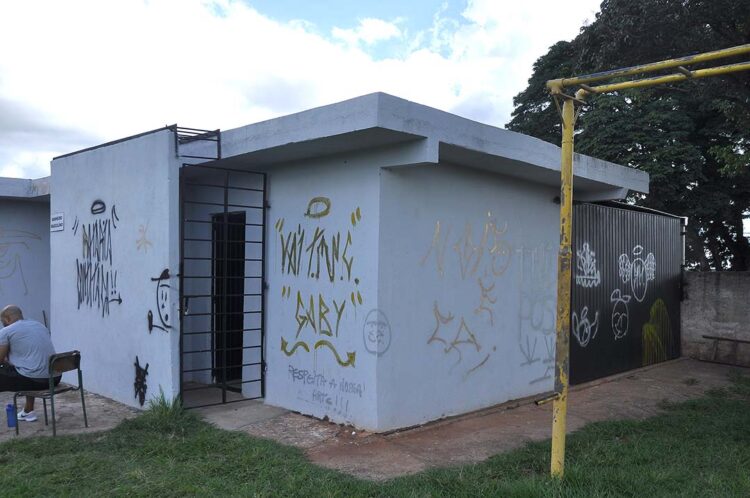 Pista de atletismo é alvo de vandalismo