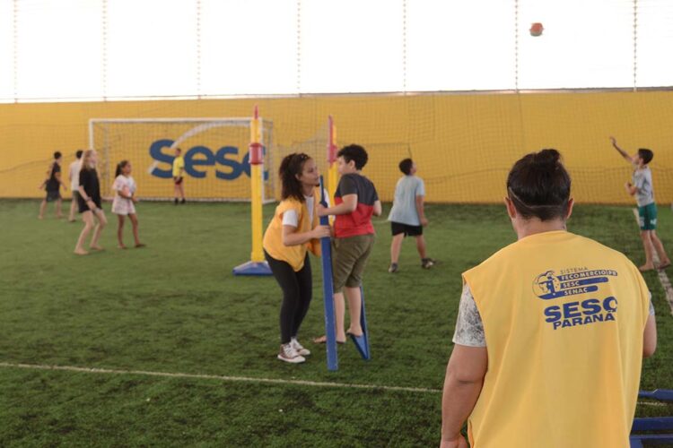 Mais de 80 crianças participam de atividades  esportivas, recreativas e culturais em Paranavaí