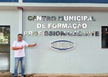 Prefeito Fran Boni acompanha obras do Centro de Formação Profissionalizante