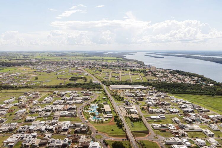 Investimentos do Estado e praias de  água doce estimulam desenvolvimento
