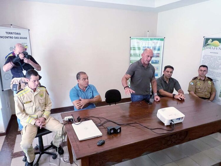 Secretário de Segurança Pública do Estado se reúne com prefeitos da região em Loanda