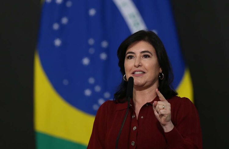 Tebet toma posse e destaca ‘alguma  divergência’ econômica com equipe